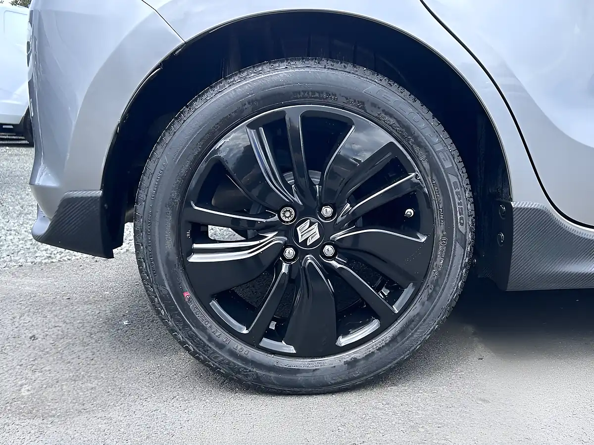 Used 2019 Suzuki Swift Attitude Silver - Interior and Exterior details 19