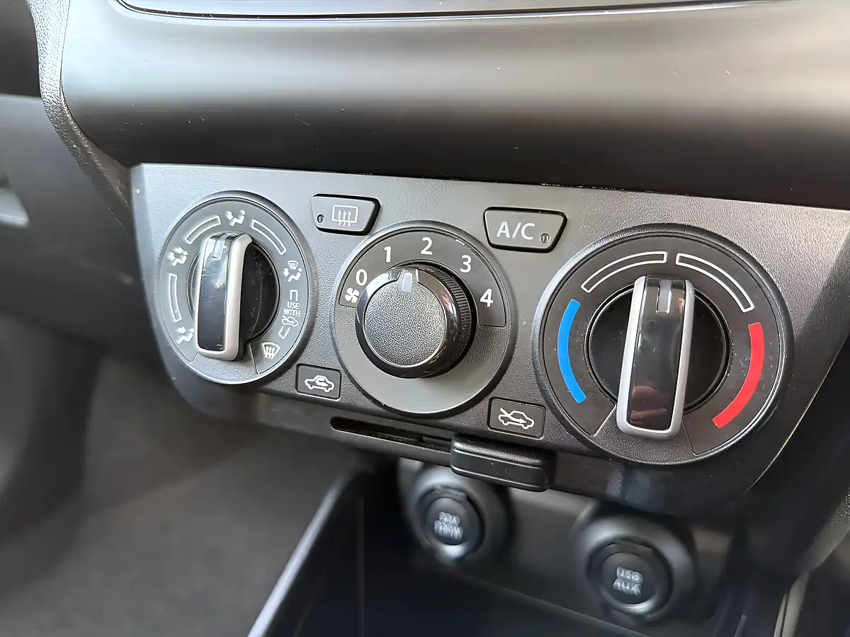 Used 2019 Suzuki Swift Attitude Silver - Interior and Exterior details 12