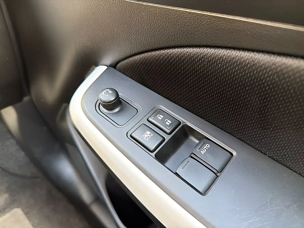 Used 2019 Suzuki Swift Attitude Silver - Interior and Exterior details 13
