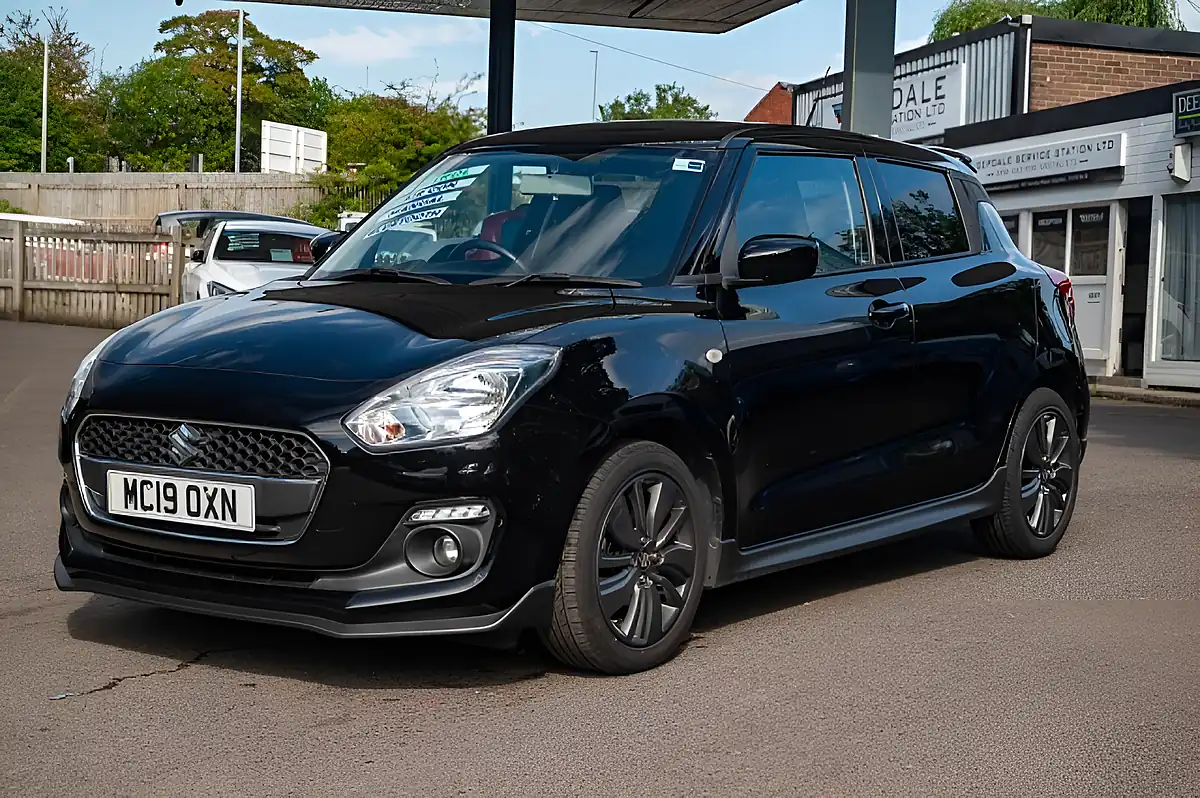 Used 2019 Suzuki Swift Attitude Super Black Pearl - Interior and Exterior details 4
