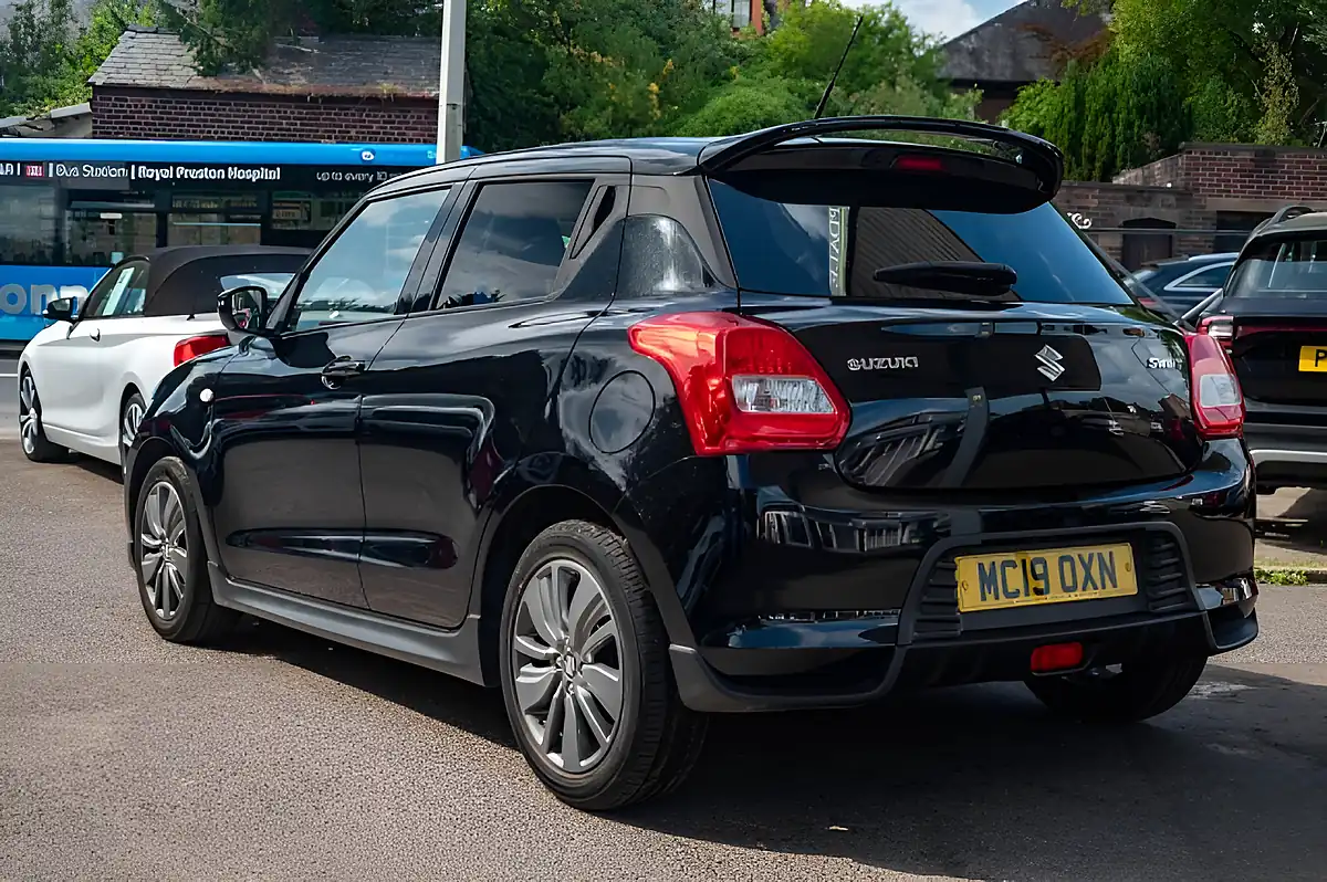 Used 2019 Suzuki Swift Attitude Super Black Pearl - Interior and Exterior details 6
