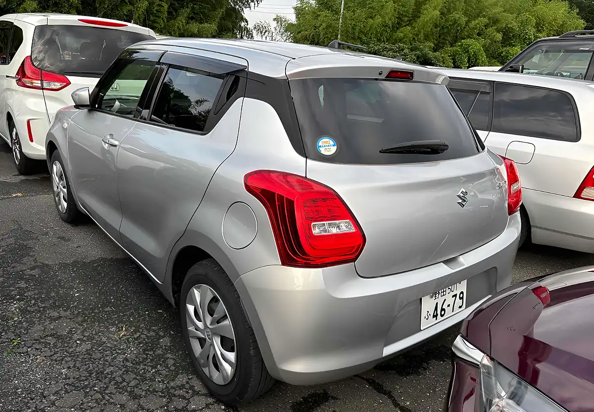Used 2019 Suzuki Swift Silver - Interior and Exterior details 3