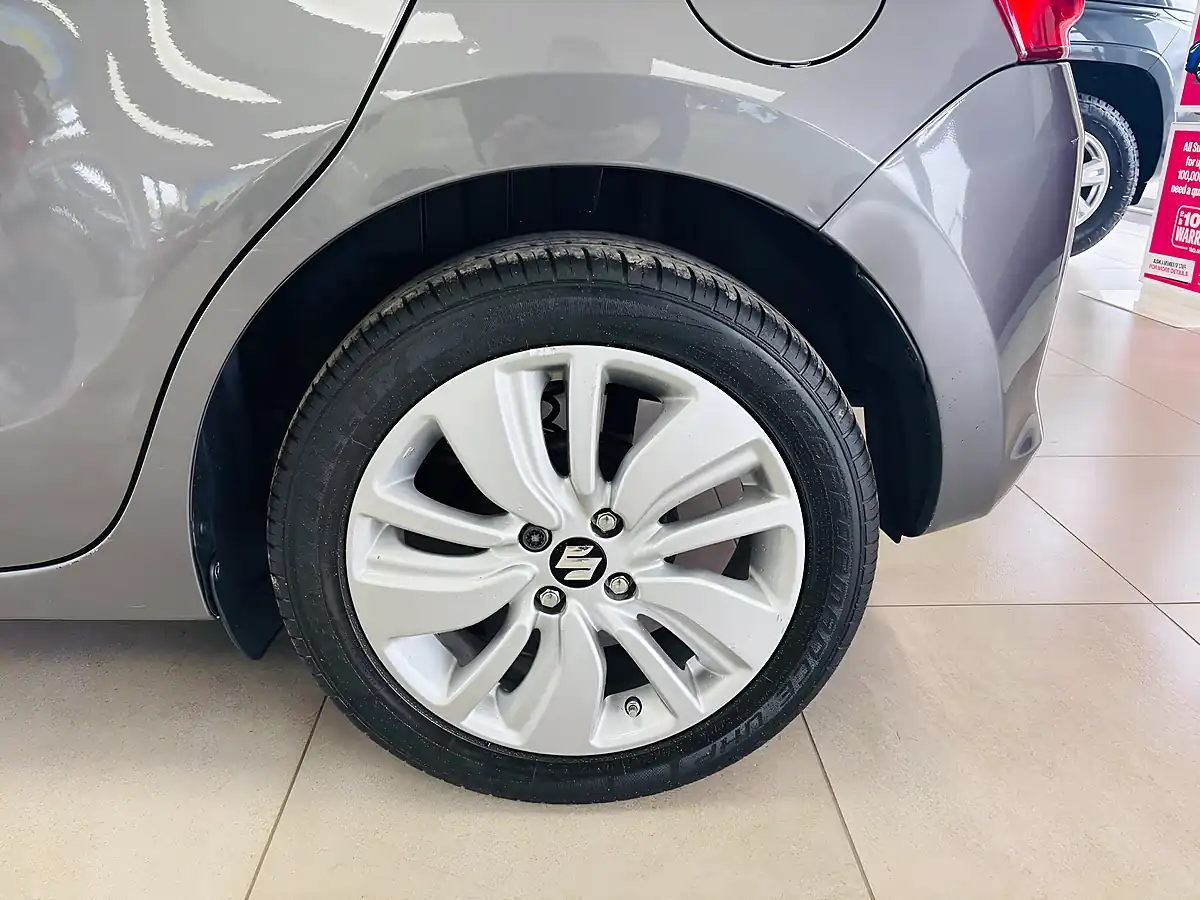 Used 2019 Suzuki Swift Sz-T Grey - Interior and Exterior details 15