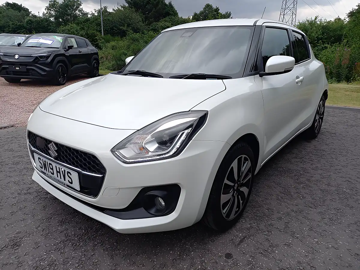 Used 2019 Suzuki Swift SZ5 White - Interior and Exterior details 3