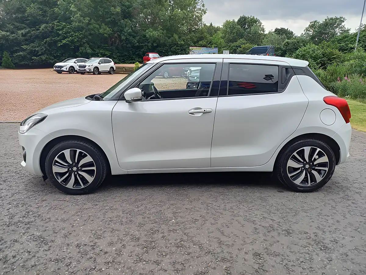 Used 2019 Suzuki Swift SZ5 White - Interior and Exterior details 4