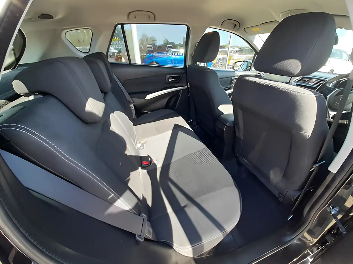 Used 2019 Suzuki SX4 S-Cross Sz-T Black - Interior and Exterior details 11