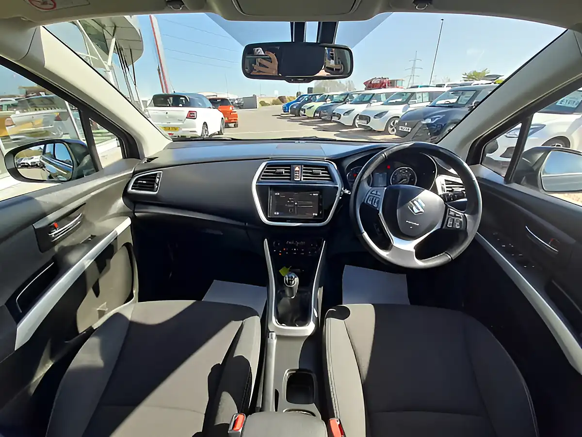Used 2019 Suzuki SX4 S-Cross Sz-T Black - Interior and Exterior details 12