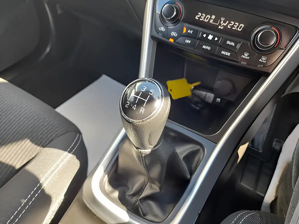 Used 2019 Suzuki SX4 S-Cross Sz-T Black - Interior and Exterior details 19