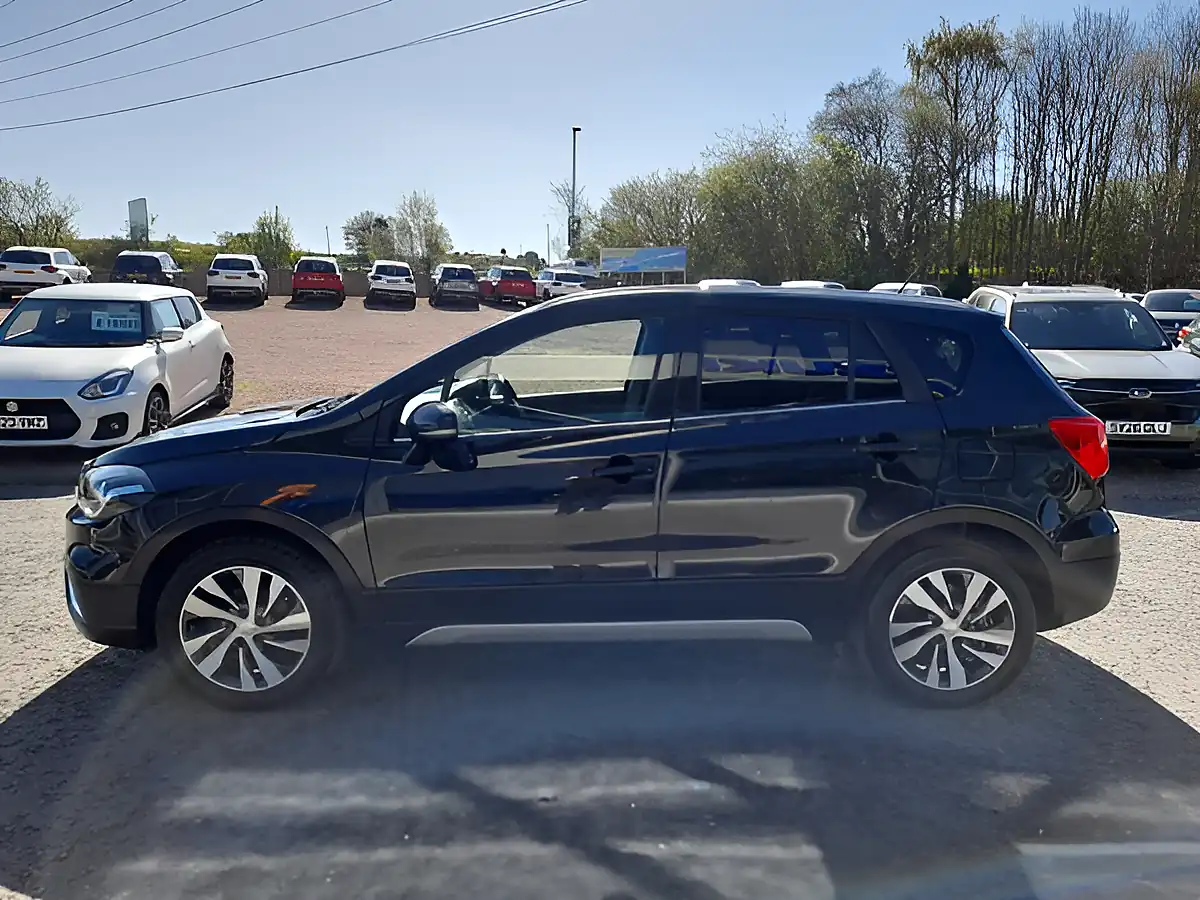 Used 2019 Suzuki SX4 S-Cross Sz-T Black - Interior and Exterior details 4