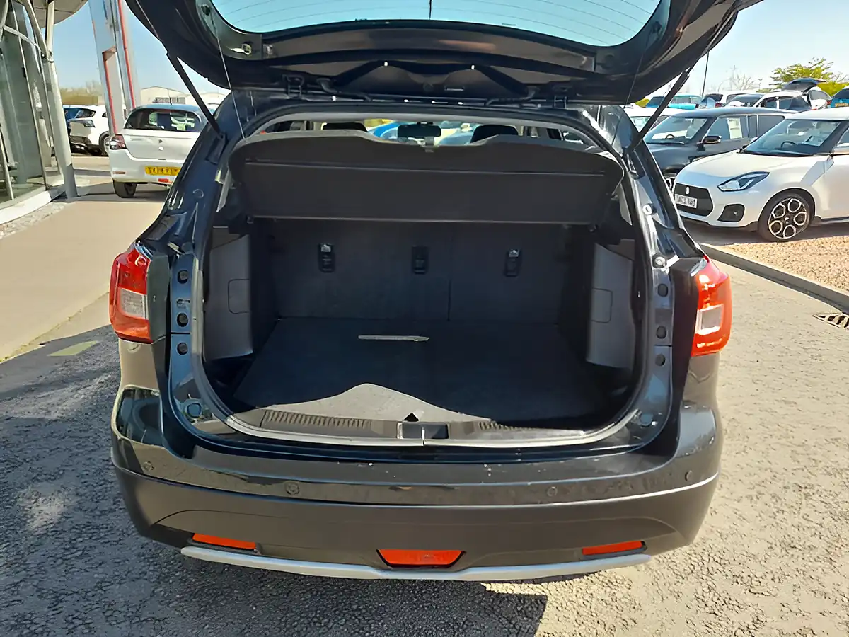 Used 2019 Suzuki SX4 S-Cross Sz-T Black - Interior and Exterior details 7