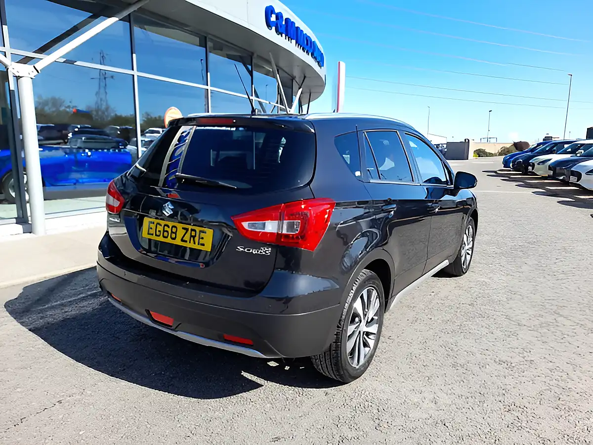 Used 2019 Suzuki SX4 S-Cross Sz-T Black - Interior and Exterior details 8