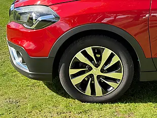 Used 2019 Suzuki SX4 S-Cross Sz-T Red - Interior and Exterior details 10