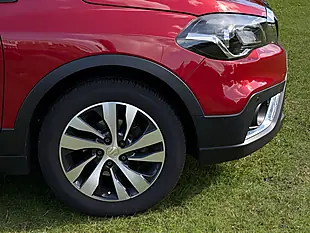 Used 2019 Suzuki SX4 S-Cross Sz-T Red - Interior and Exterior details 7