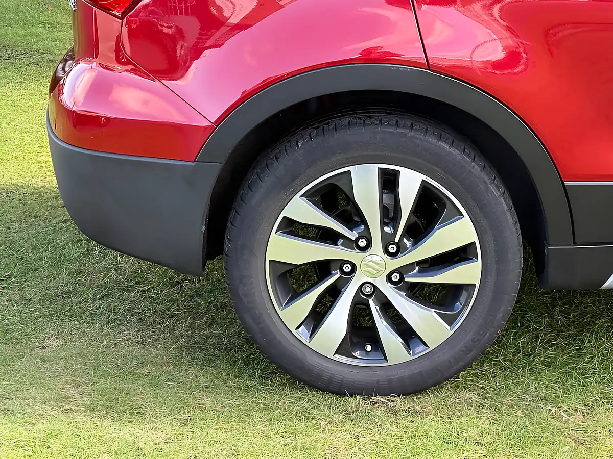 Used 2019 Suzuki SX4 S-Cross Sz-T Red - Interior and Exterior details 8