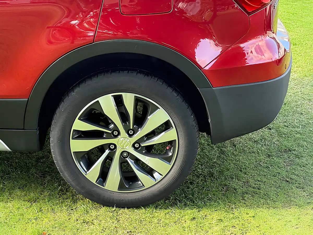 Used 2019 Suzuki SX4 S-Cross Sz-T Red - Interior and Exterior details 9
