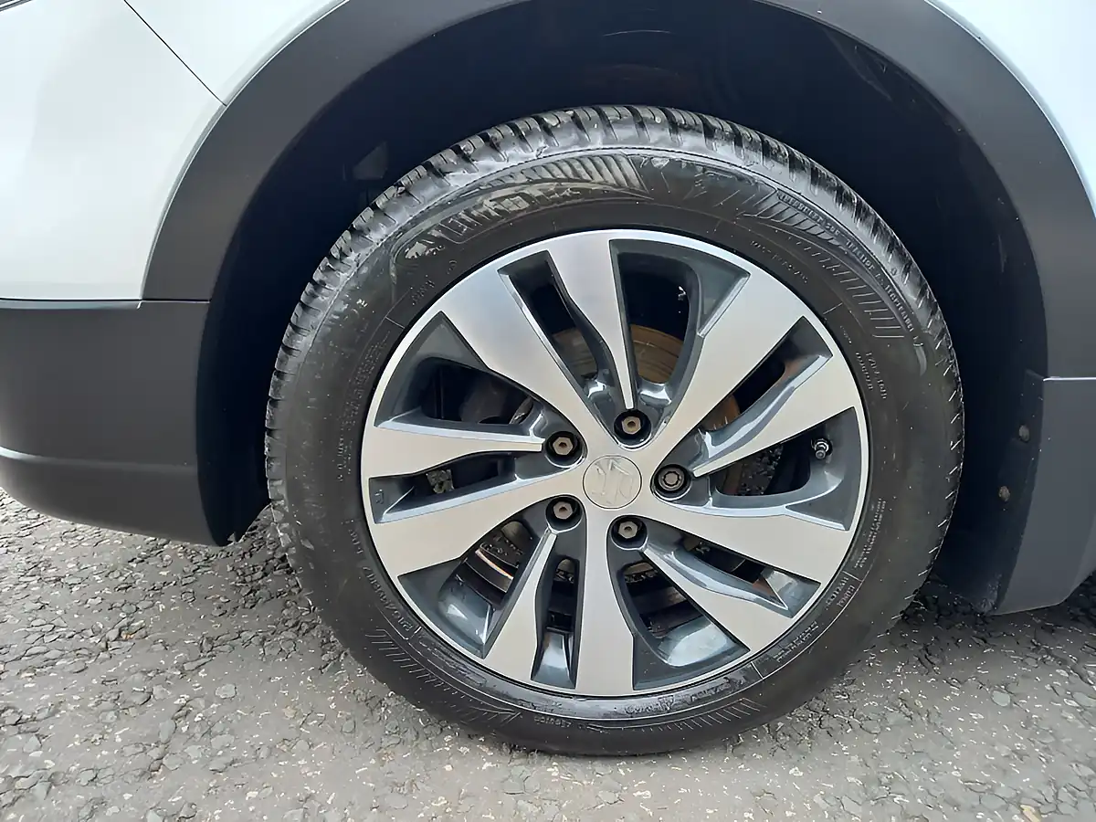 Used 2019 Suzuki SX4 S-Cross Sz-T White - Interior and Exterior details 10
