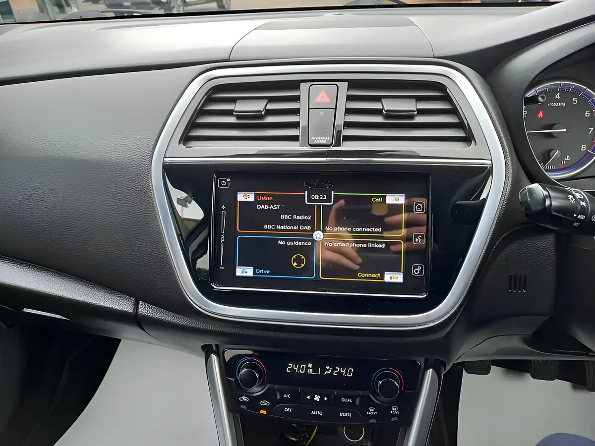 Used 2019 Suzuki SX4 S-Cross Sz-T White - Interior and Exterior details 18