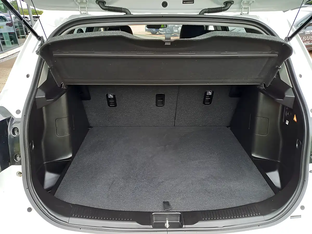 Used 2019 Suzuki SX4 S-Cross Sz-T White - Interior and Exterior details 7