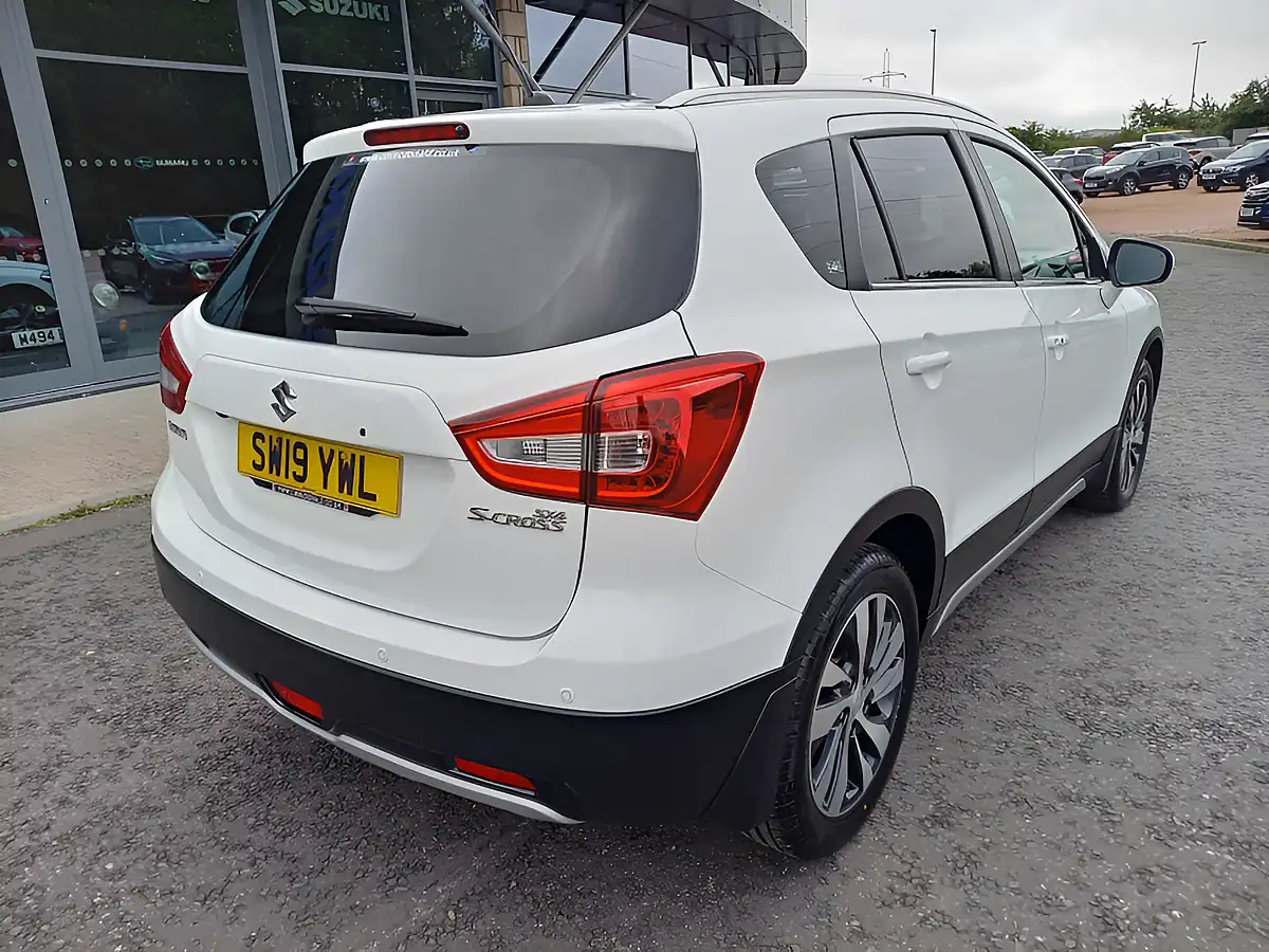 Used 2019 Suzuki SX4 S-Cross Sz-T White - Interior and Exterior details 9