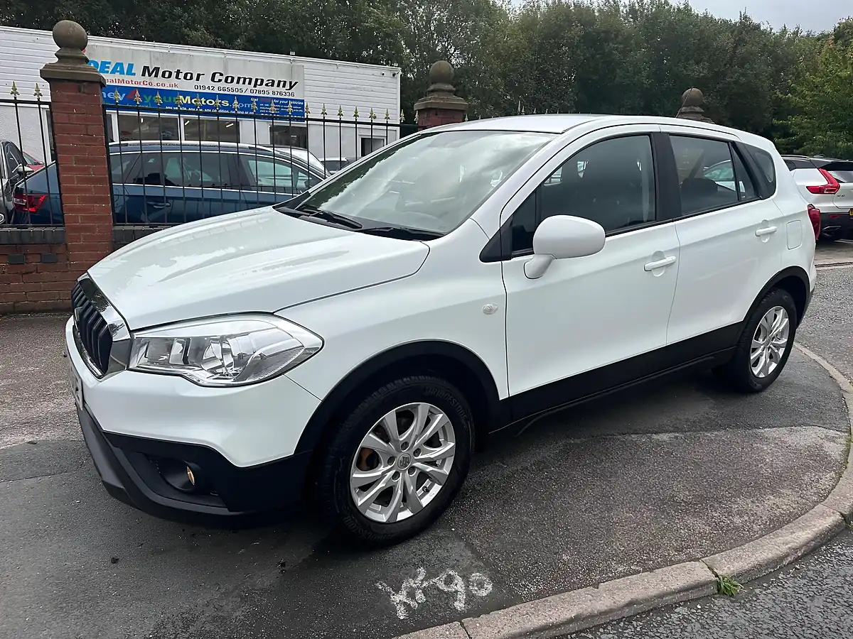 Used 2019 Suzuki SX4 S-Cross SZ4 White - Interior and Exterior details 10