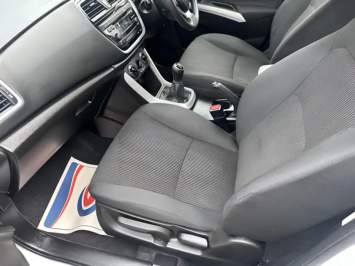 Used 2019 Suzuki SX4 S-Cross SZ4 White - Interior and Exterior details 17