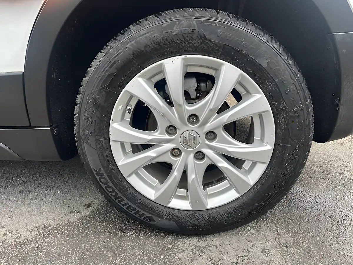 Used 2019 Suzuki SX4 S-Cross SZ4 White - Interior and Exterior details 20