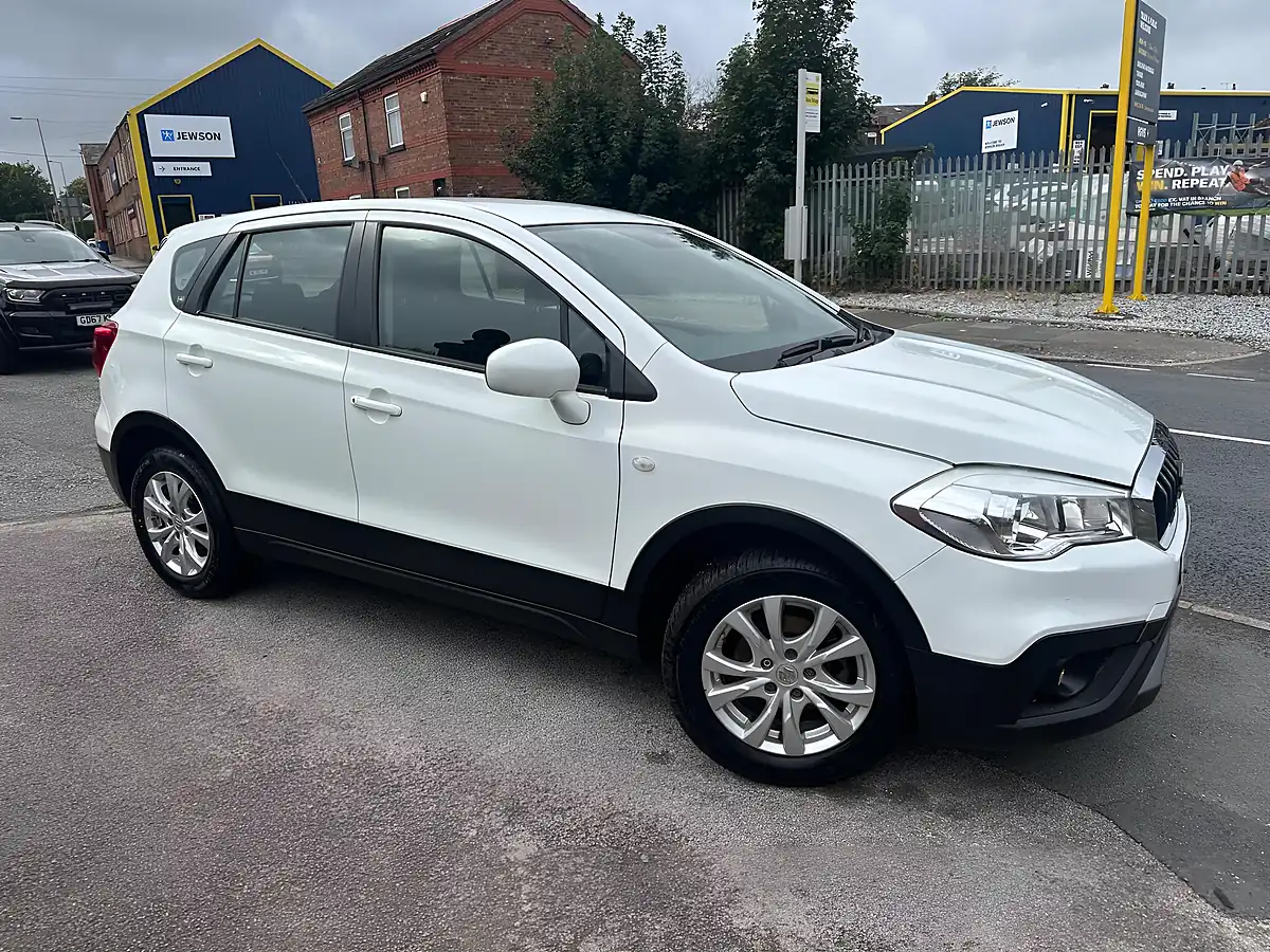 Used 2019 Suzuki SX4 S-Cross SZ4 White - Interior and Exterior details 6