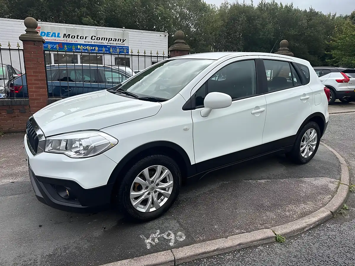 Used 2019 Suzuki SX4 S-Cross SZ4 White - Interior and Exterior details 7