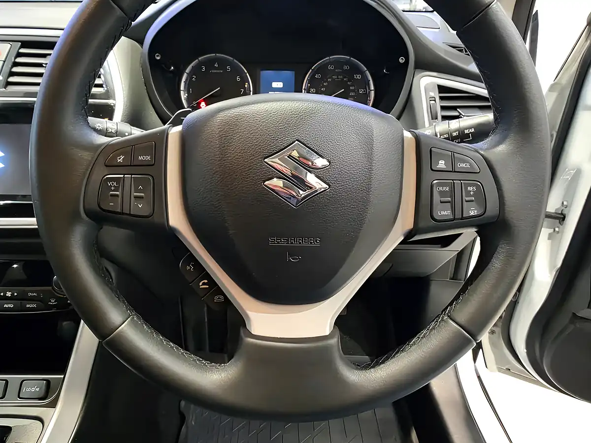 Used 2019 Suzuki Sx4 S-Cross SZ5 White - Interior and Exterior details 13