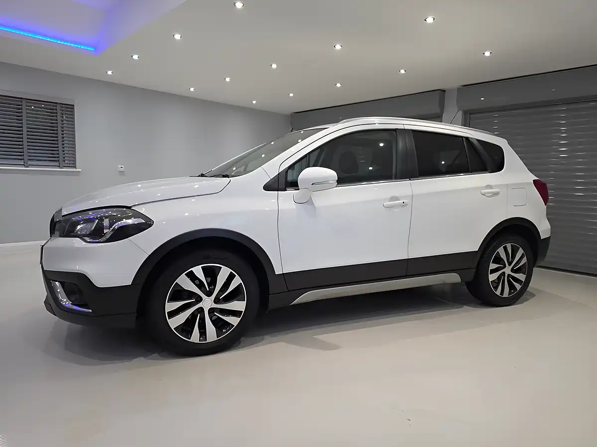 Used 2019 Suzuki Sx4 S-Cross SZ5 White - Interior and Exterior details 8