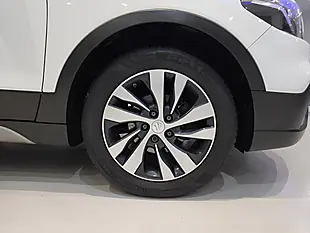 Used 2019 Suzuki Sx4 S-Cross SZ5 White - Interior and Exterior details 9