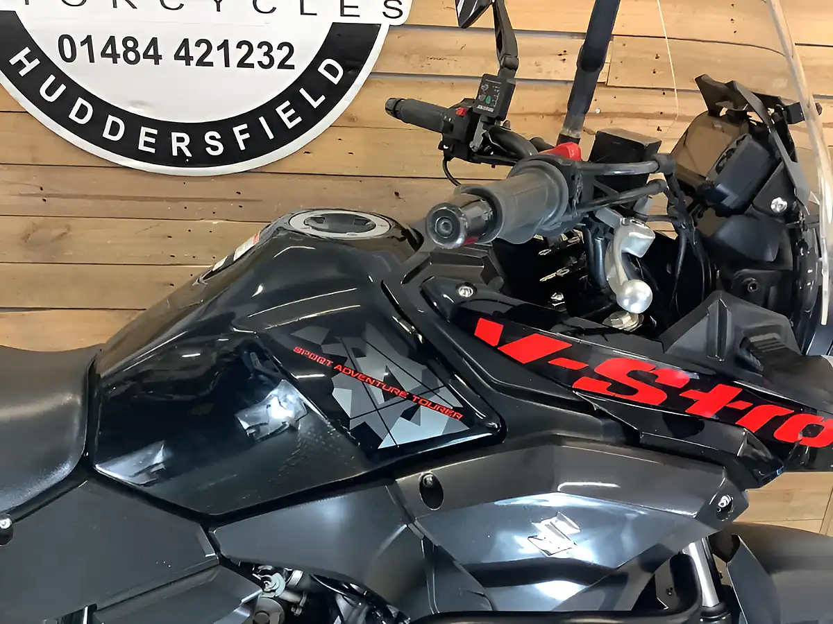 Used 2019 Suzuki V-Strom Black - Interior and Exterior details 10