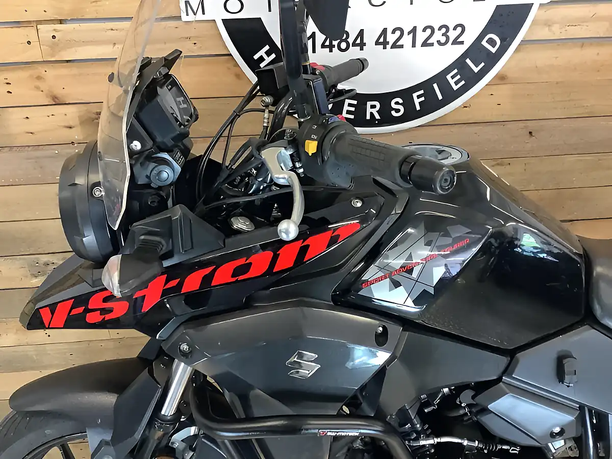 Used 2019 Suzuki V-Strom Black - Interior and Exterior details 12