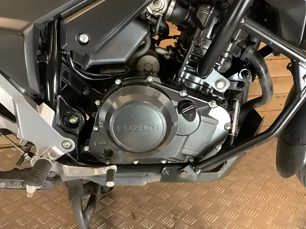 Used 2019 Suzuki V-Strom Black - Interior and Exterior details 16