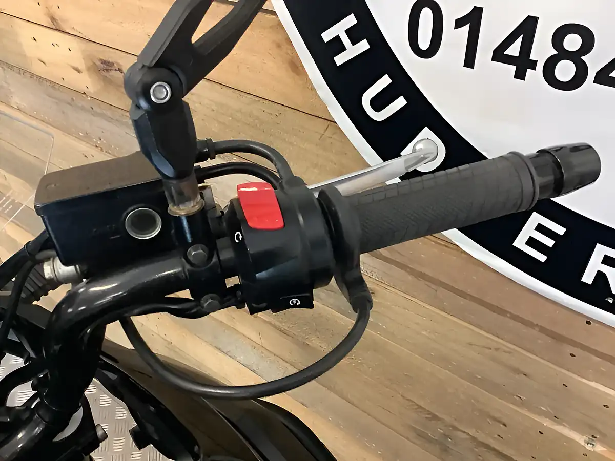 Used 2019 Suzuki V-Strom Black - Interior and Exterior details 19