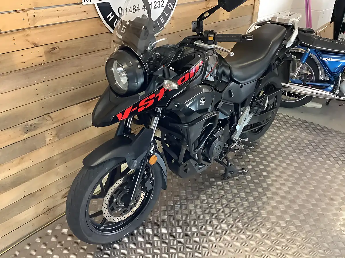 Used 2019 Suzuki V-Strom Black - Interior and Exterior details 3