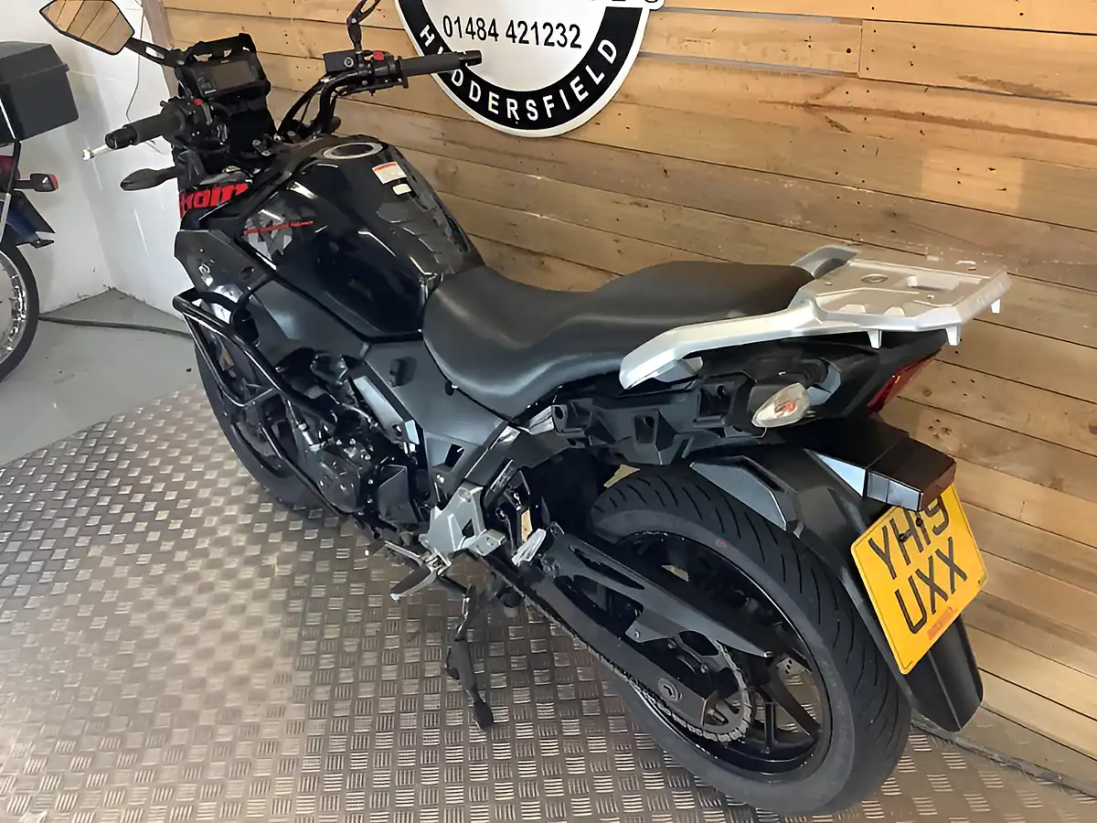 Used 2019 Suzuki V-Strom Black - Interior and Exterior details 6