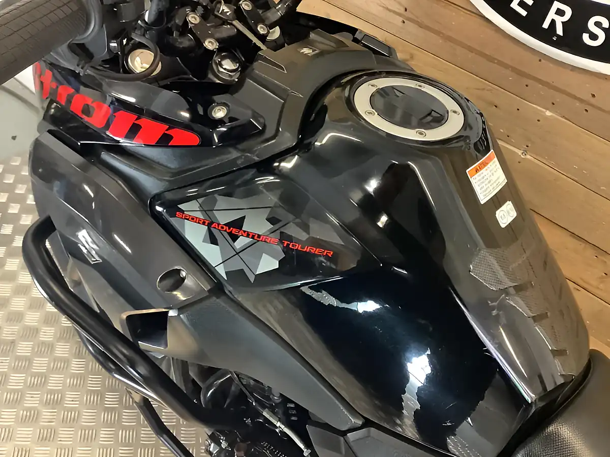 Used 2019 Suzuki V-Strom Black - Interior and Exterior details 9