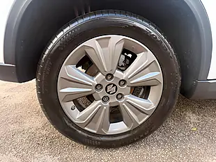 Used 2019 Suzuki Vitara Sz-T Allgrip White - Interior and Exterior details 10