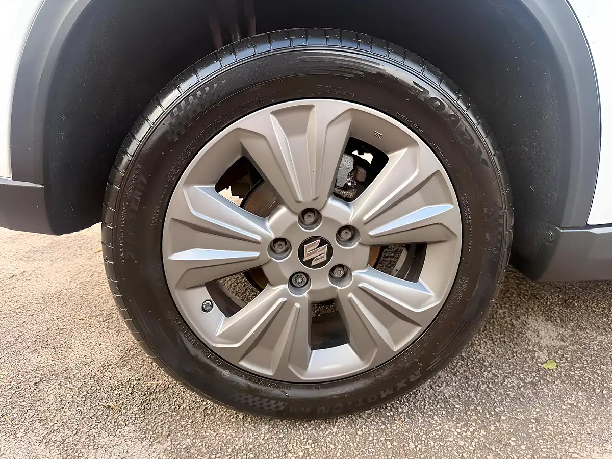 Used 2019 Suzuki Vitara Sz-T Allgrip White - Interior and Exterior details 10