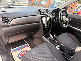 Used 2019 Suzuki Vitara Sz-T Allgrip White - Interior and Exterior details 11