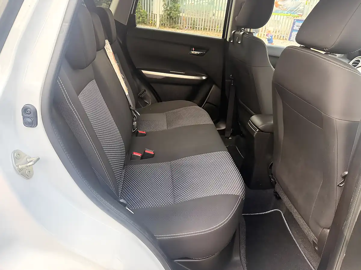 Used 2019 Suzuki Vitara Sz-T Allgrip White - Interior and Exterior details 14