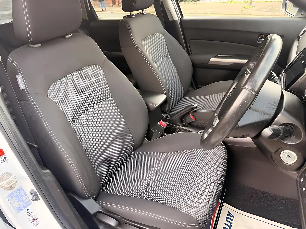 Used 2019 Suzuki Vitara Sz-T Allgrip White - Interior and Exterior details 16