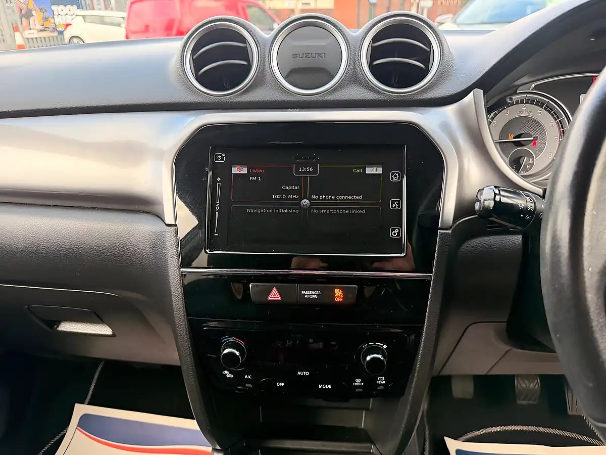 Used 2019 Suzuki Vitara Sz-T Allgrip White - Interior and Exterior details 17