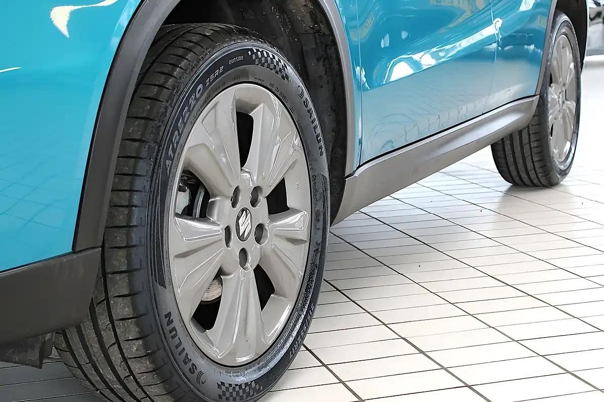 Used 2019 Suzuki Vitara Sz-T Atlantis Turquoise Pearl - Interior and Exterior details 6