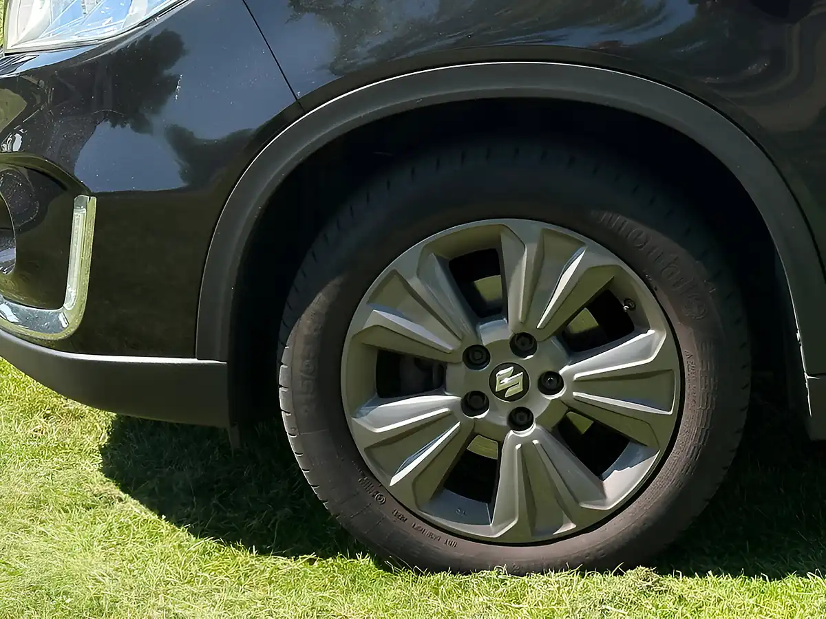 Used 2019 Suzuki Vitara Sz-T Black - Interior and Exterior details 12
