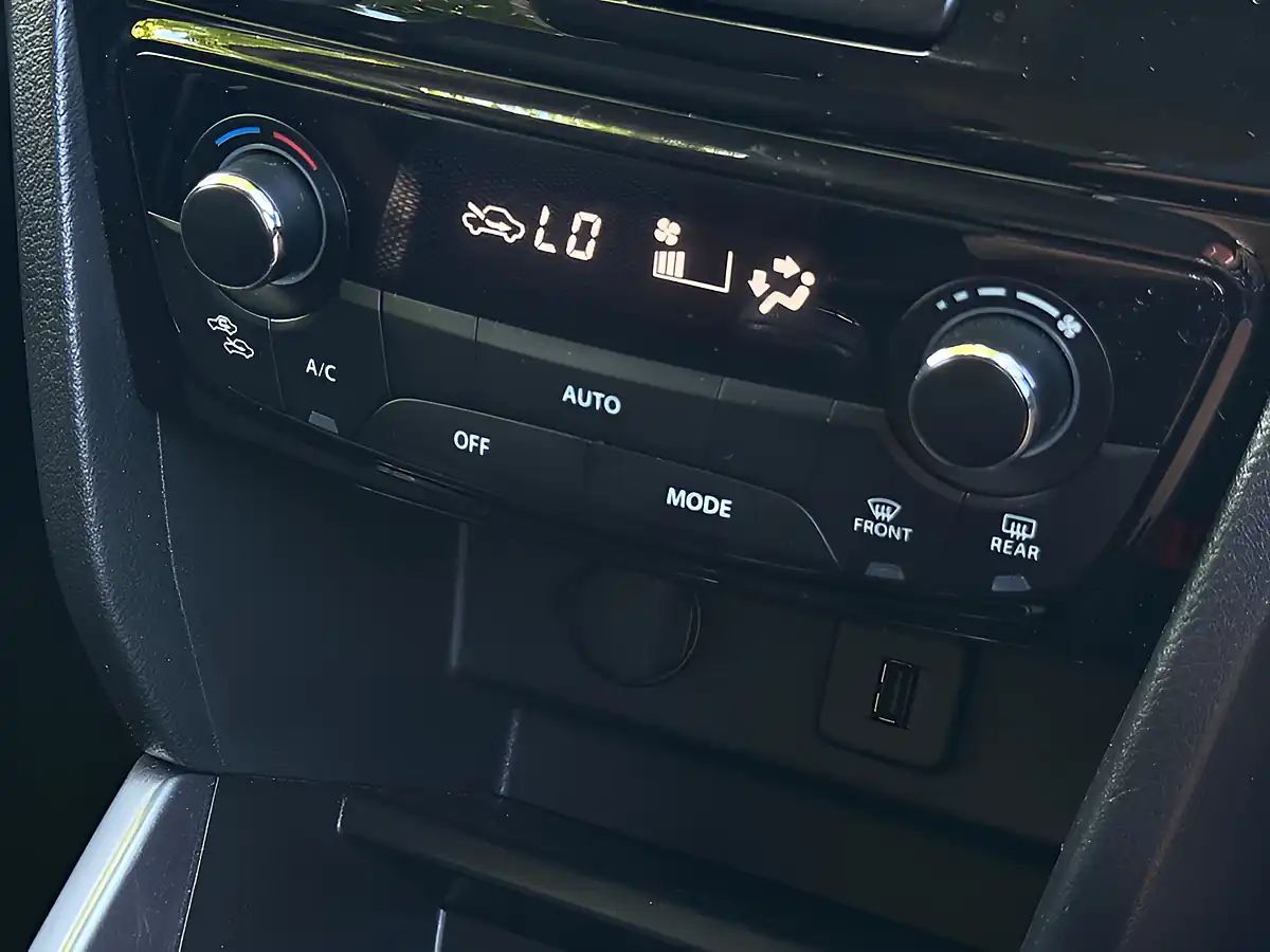 Used 2019 Suzuki Vitara Sz-T Black - Interior and Exterior details 16