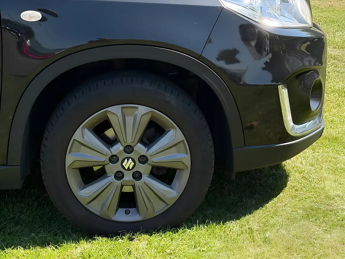 Used 2019 Suzuki Vitara Sz-T Black - Interior and Exterior details 9
