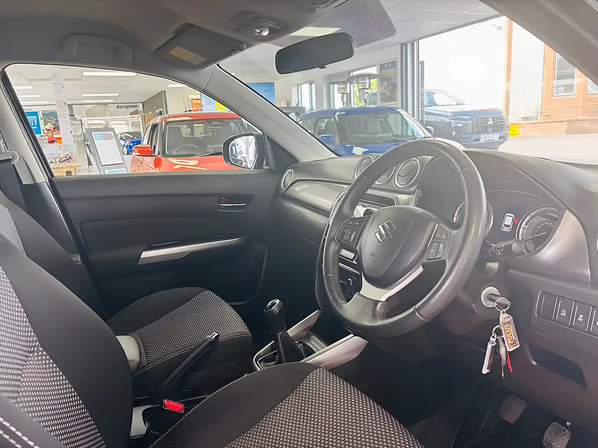 Used 2019 Suzuki Vitara Sz-T Black - Interior and Exterior details 16