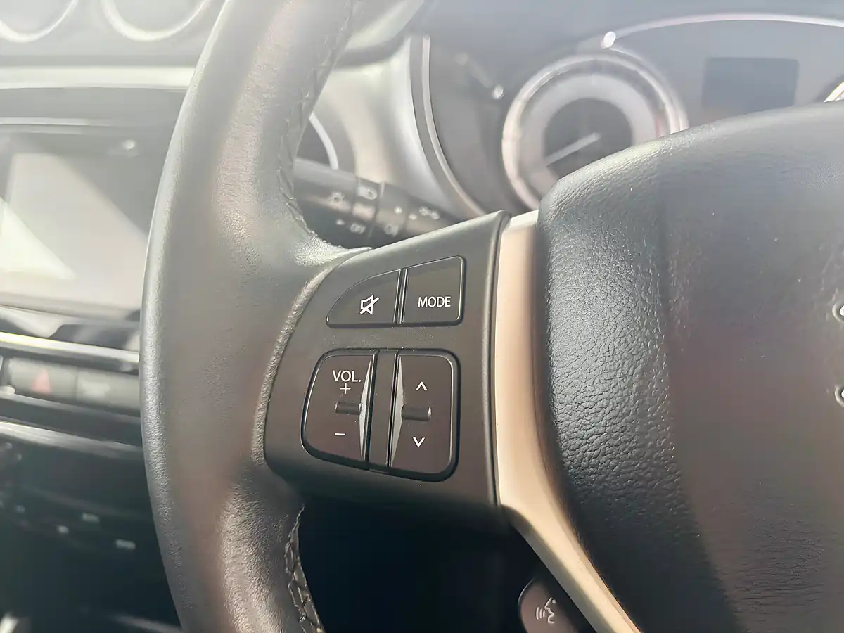 Used 2019 Suzuki Vitara Sz-T Black - Interior and Exterior details 17